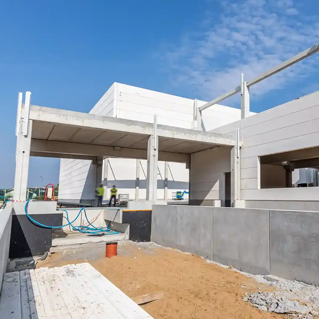 Custom pool construction in Miami by expert builders